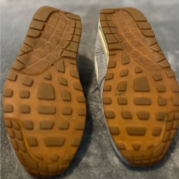 Nike Air Max 1 Essential Matte Silver Grey 537383 015 Size Men's 10 Rare - Picture 4 of 4